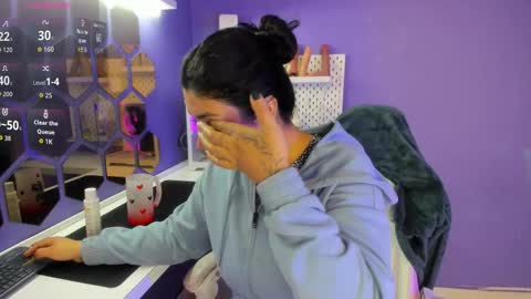 Snapshot of ghanimastrom chatting on October 21, 11:44 am Danna Astrom online show from October 21, 11:44 am