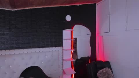 Snapshot of ghosty_doll chatting on January 18, 1:30 am Allison online show from January 18, 1:30 am