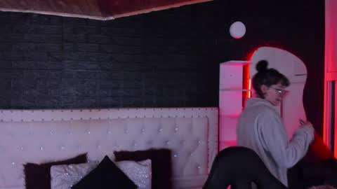 Snapshot of ghosty_doll chatting on January 22, 1:20 am Allison online show from January 22, 1:20 am