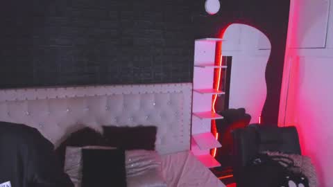 Snapshot of ghosty_doll chatting on January 28, 1:50 am Allison online show from January 28, 1:50 am