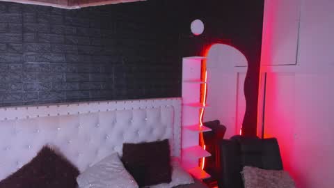 Snapshot of ghosty_doll chatting on January 30, 1:22 am Allison online show from January 30, 1:22 am