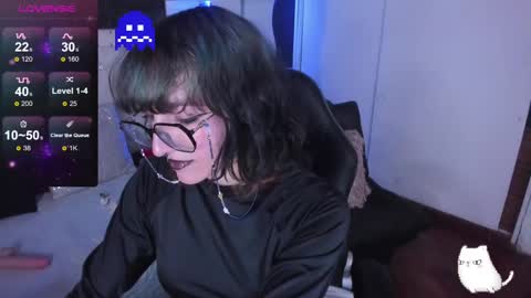 Snapshot of ghosty_doll chatting on February 18, 11:30 pm Allison online show from February 18, 11:30 pm