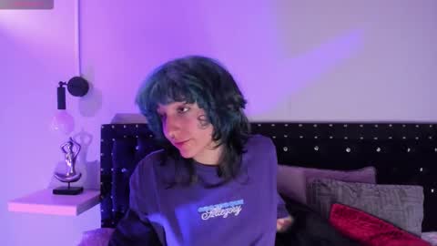 Snapshot of ghosty_doll chatting on September 27, 1:27 pm Allison online show from September 27, 1:27 pm