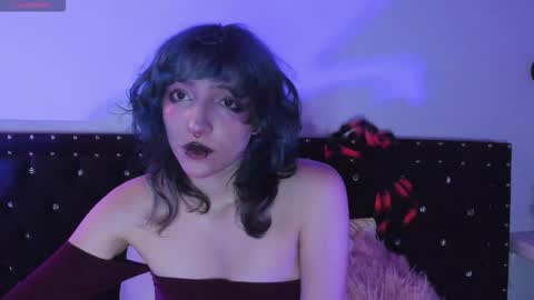 Snapshot of ghosty_doll chatting on October 24, 1:51 pm Allison online show from October 24, 1:51 pm