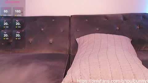 Bunny online show from December 4, 1:58 am