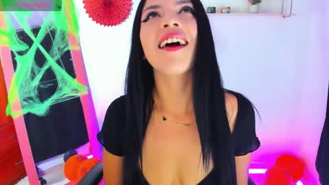 giaaaa   online show from October 11, 11:25 pm