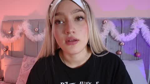 Gia online show from December 30, 11:48 am