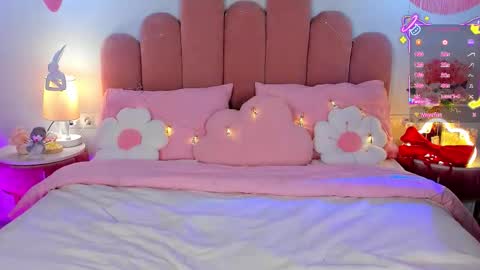 Gia online show from December 1, 1:27 pm