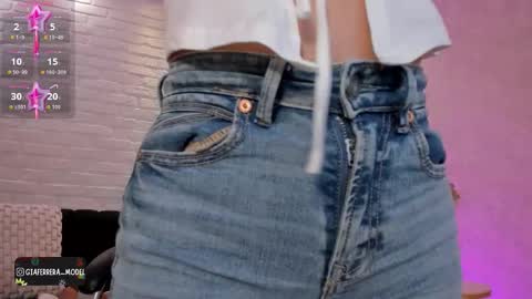 Gia Ferrera online show from October 18, 7:25 pm