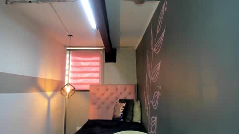 G I A  FOX online show from January 21, 6:45 pm