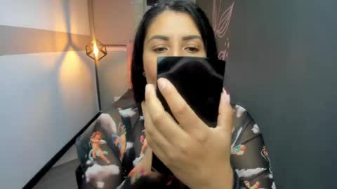 G I A  FOX online show from February 6, 12:16 pm