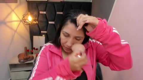 G I A  FOX online show from September 23, 12:41 pm