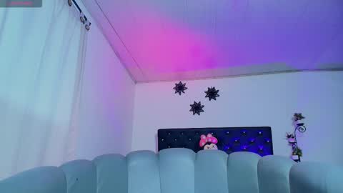 Giana Roberts online show from November 30, 11:36 am