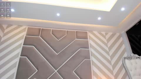 giannasue online show from December 3, 7:55 pm