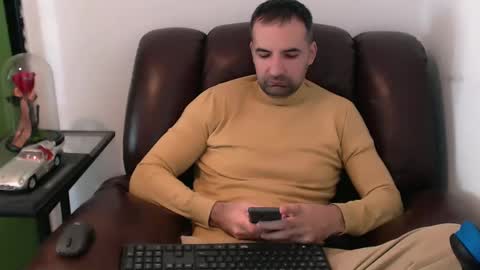 Snapshot of gianni_lion chatting on January 20, 11:13 am Gianni online show from January 20, 11:13 am