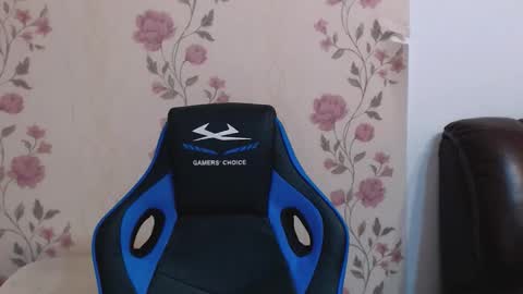 Snapshot of gianni_lion chatting on December 14, 8:35 pm Gianni online show from December 14, 8:35 pm