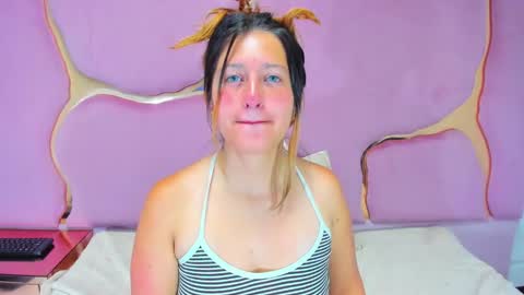 GiaRoussel online show from January 3, 1:58 pm