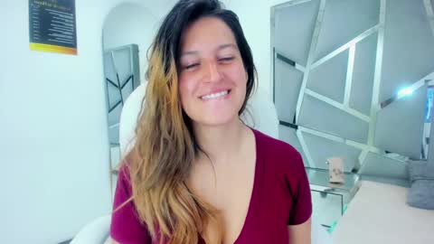 GiaRoussel online show from January 10, 2:55 pm