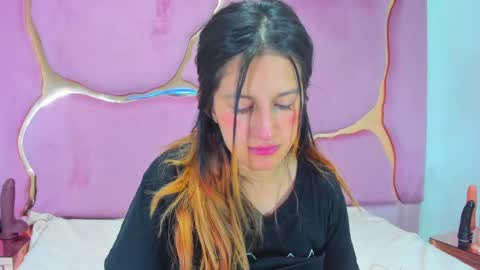 GiaRoussel online show from January 12, 3:03 pm