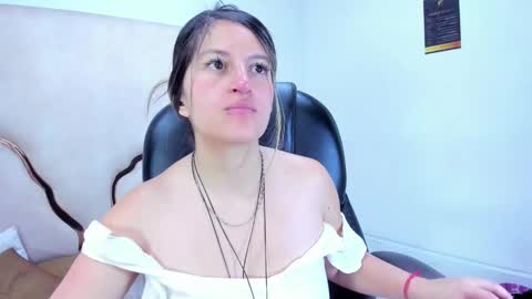 GiaRoussel online show from October 25, 4:13 pm