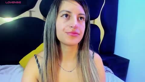 GiaRoussel online show from November 2, 4:42 pm