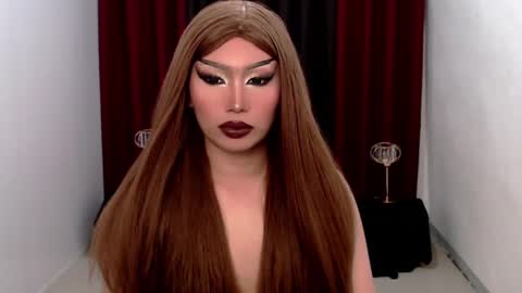 Snapshot of giaxxx01 chatting on January 10, 7:25 am Gia X online show from January 10, 7:25 am