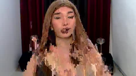 Snapshot of giaxxx01 chatting on January 25, 6:34 am Gia X online show from January 25, 6:34 am