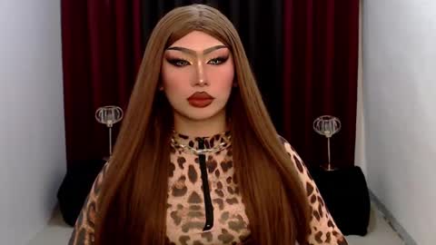 Snapshot of giaxxx01 chatting on February 8, 4:25 am Gia X online show from February 8, 4:25 am