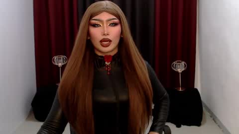 Snapshot of giaxxx01 chatting on February 10, 6:31 am Gia X online show from February 10, 6:31 am