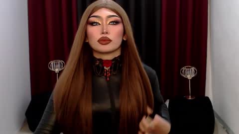 Snapshot of giaxxx01 chatting on February 13, 6:09 am Gia X online show from February 13, 6:09 am