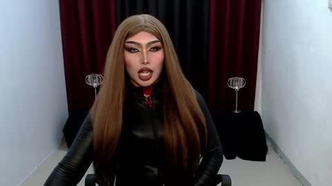 Snapshot of giaxxx01 chatting on February 19, 6:00 am Gia X online show from February 19, 6:00 am