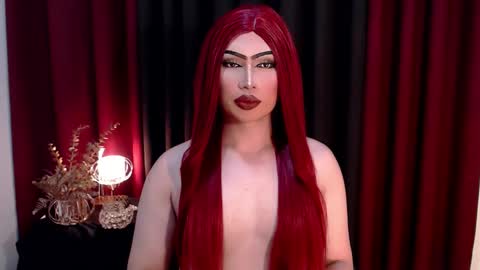 Snapshot of giaxxx01 chatting on October 12, 5:17 am Gia X online show from October 12, 5:17 am