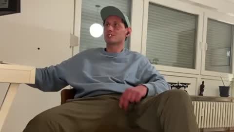 Sebastian online show from October 17, 1:53 am