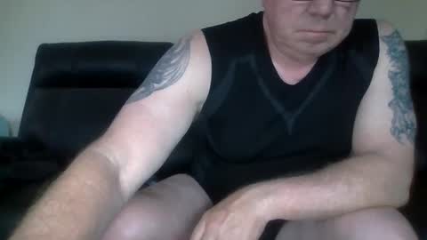 gimmmieoooo online show from December 1, 7:02 am