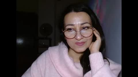 GinaONeon online show from January 19, 11:00 pm