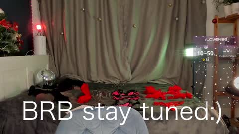 Gina online show from December 15, 3:42 pm