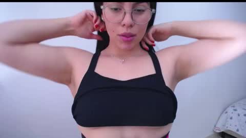 GIO RIVERA online show from December 3, 3:44 pm