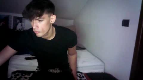 giovyyx online show from February 15, 3:42 am