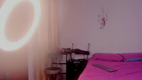 Girasol Walton online show from February 21, 1:00 pm