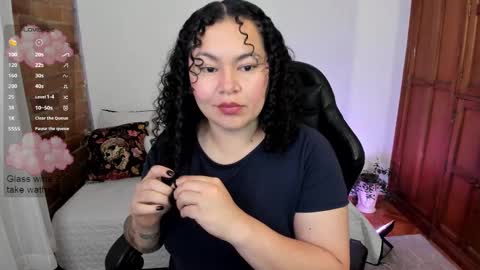 girl_inline online show from February 23, 11:58 pm