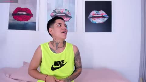 girls_inlove online show from September 27, 11:48 am