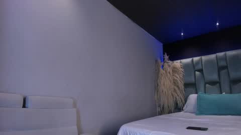     online show from January 25, 11:34 am