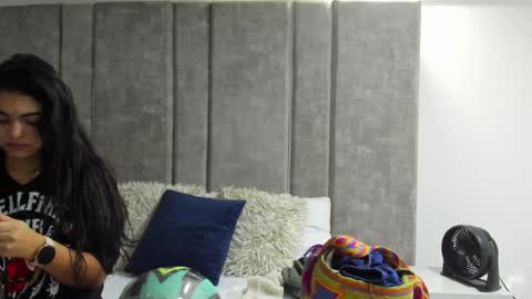     online show from January 30, 11:01 am