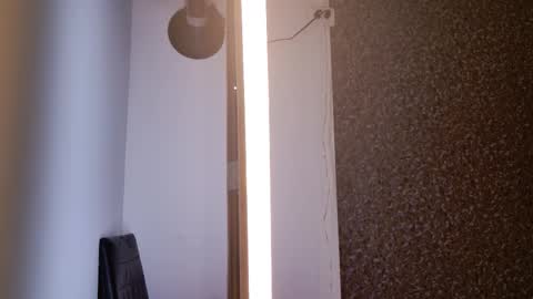     online show from October 11, 10:25 am