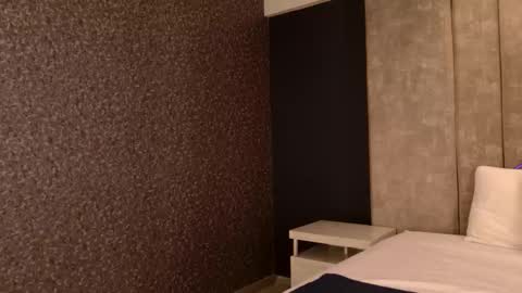     online show from October 18, 10:27 am