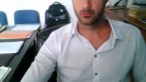 Snapshot of giuseppevai1 chatting on September 23, 1:36 pm giuseppevai1 online show from September 23, 1:36 pm