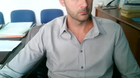 Snapshot of giuseppevai1 chatting on October 1, 10:10 am giuseppevai1 online show from October 1, 10:10 am