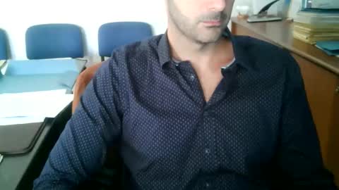 Snapshot of giuseppevai1 chatting on October 2, 10:33 am giuseppevai1 online show from October 2, 10:33 am