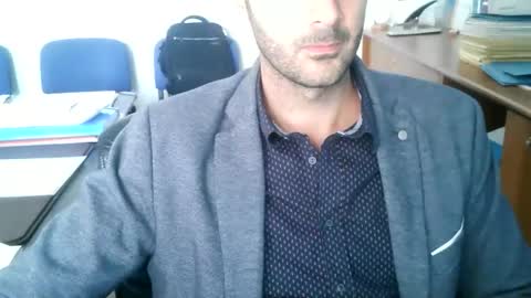 Snapshot of giuseppevai1 chatting on October 4, 9:29 am giuseppevai1 online show from October 4, 9:29 am