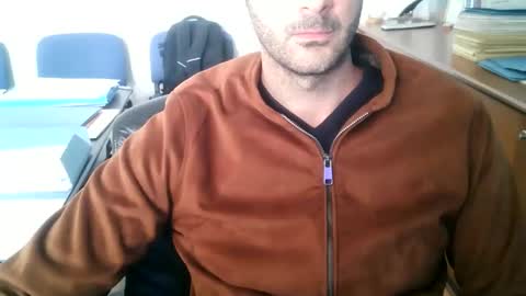 Snapshot of giuseppevai1 chatting on October 8, 9:29 am giuseppevai1 online show from October 8, 9:29 am